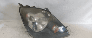 Przod przednia lampa prawa ford fiesta MK6 1