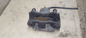 Zacisk hamulcowy prawy przód przedni prawy Toyota Avensis T25 5