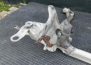 Sanki 8T0399315J Belka Wózek Zawieszenia Trawers Przod Przednia Audi A4 B8 A5 8T 3