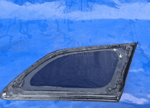 Toyota AVENSIS T27 szyba lewa karoseryjna 3