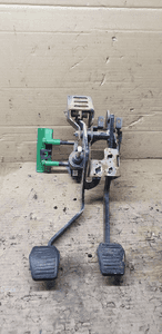 Pedał sprzęgła hamulca pompka Ford Transit Connect 2T142450GE 1