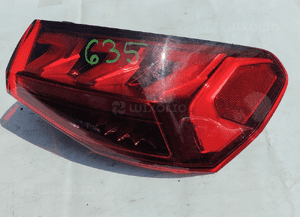 Lampa prawa lewa tył tylna audi A3 8Y w błotnik 4