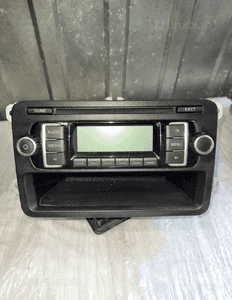 GRUPA VOLKSWAGEN RADIOODTWARZACZ 5M0035156A