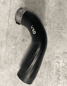 Volvo V40 ii lift 2,0D D2 18R rura intercoolera turbo 31657753 2