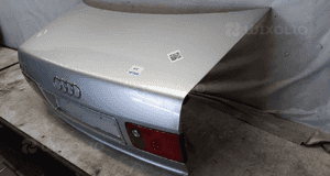 Klapa tył bagaznika sedan audi A8 D2 LY7W srebrny lampy 3