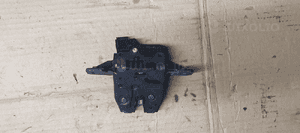 Zamek klapy bagażnika Opel Zafira C 13587646 2