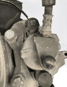 ZWROTNICA PIASTA ZACISK LEWY TYŁ MERCEDES W212 LIF 4