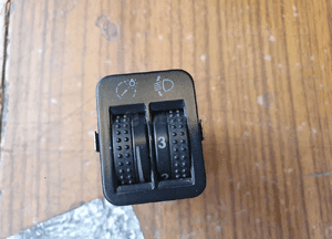 Wlacznik Awaryjne Orzewania Tylnej Szyby Regulacji Swiatel Oswietlenia Czujnik Naslonecznienia VW Golf IV 4 Bora 24