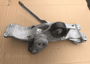 Łapa napinacz YLU500490 Land Rover Defender Td4 Puma 1