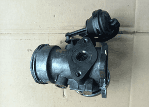VW Passat B5 lift Skoda Superb 1.9 TDI przepustnica zawór EGR 038131501J 2