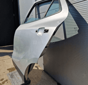 Opel mokka x drzwi lewy tył tylne Z176 3