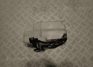 ZBIORNICZEK SPRYSKIWACZY SUZUKI SWIFT MK8  38400-52R0 1