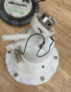 Mercedes S 221 CL 216   pompa paliwa benzyna 500 / 550 6