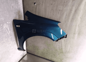 Błotnik PRAWY PRZEDNI PRZOD Z21U OPEL ZAFIRA B 2