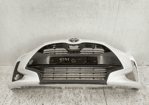 Zderzak przód przedni toyota yaris 4 iv 2020- 1
