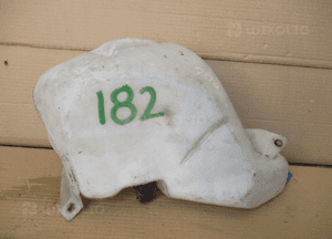 ZBIORNICZEK SPRYSKIWACZY AUDI A6 C5 LIFT 1