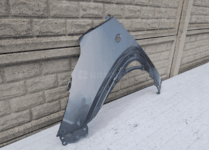Błotnik lewy przód toyota aygo x 22-24 2