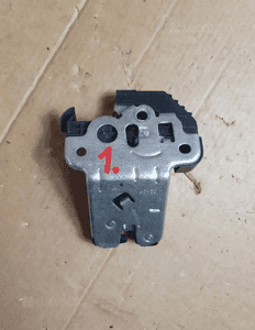 AUDI SEAT SKODA ZAMEK KLAPY BAGAŻNIKA 8K9 827 505A 6