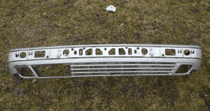 Mercedes 210 e classic bdb zderzak przedni 1
