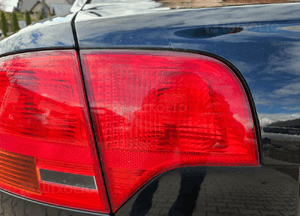 Audi A4 B7 Sedan lampa tył tylna prawa lewa w klapę 8E5945093A 8E5945094A 1