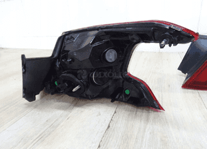 LAMPA TYLNA LEWA 9677817680 PEUGEOT 308 led 5