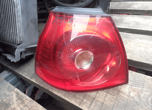 Tyl tylna lampa lewa volkswagen golf v 1