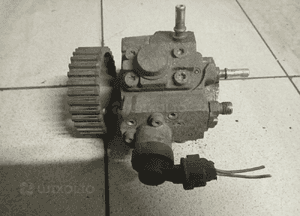 pompa wtryskowa citroen peugeot 1.6 hdi bosch 2