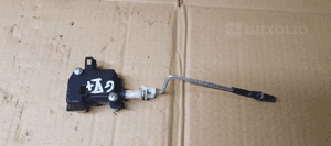 Siłownik klapki wlewu paliwa VW Golf V Plus 5M0810773 1