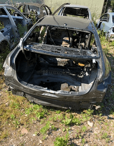 MERCEDES E 207 błotnik lewy tylny tył ćwiartka  dupa pas 5