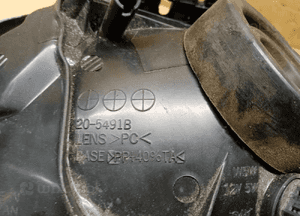 Lampa prawy przód przednia prawa Renault Clio II 8