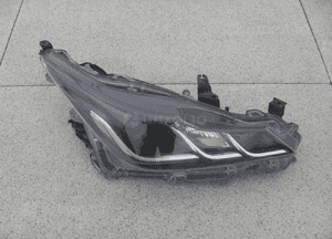 Toyota corolla E21 sedan lampa lewa prawa oryginał igła 5