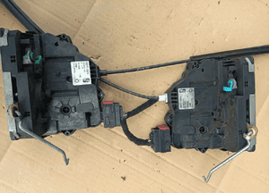 Fiat Grande Punto zamek drzwi przód przednich lewy prawy 2
