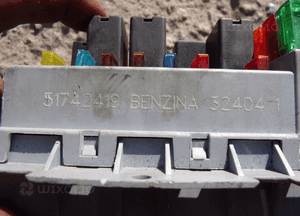 ALFA ROMEO 147 SKRZYNKA BEZPIECZNIKÓW 51742419 BEN 2