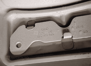 Pas tył wewnętrzny audi Q7 4L0813599 8
