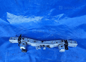 Toyota PRIUS III 09-15 wzmocnienie belka pas przedni 1