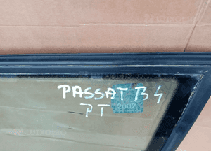Szyba karoseryjna prawy tył tylna prawa VW Passat B4 Kombi 5