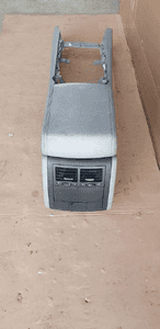 Tunel środkowy podłokietnik VW Touareg 7L6863243K 5