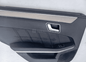 Mercedes W212 e-klasa tapicerka boczek drzwi lewy tył skóra 3