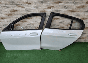 Drzwi bmw 1 F40 kolor A96 1