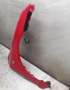 Błotnik przedni prawy toyota corolla E12 hb  3P0 czerwony 2