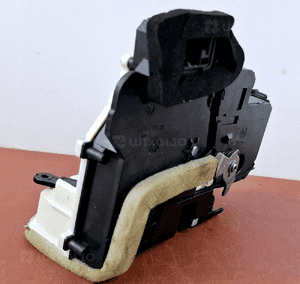 Audi OE Zamek drzwi Lewy Tył 85E839015G 1