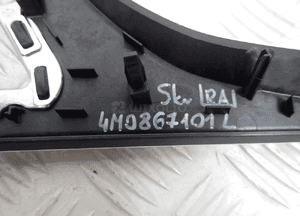 Listwa dekor drzwi lewy audi Q7 4M0867101 4