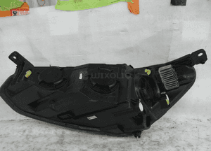 Ford focus MK4 zwykła led srebrna cała lampa przednia prawa 6