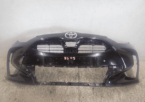 Zderzak przód przedni toyota yaris 4 iv 2020- 1