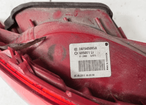 Lampa w błotnik lewy tył tylna lewa vw passat kombi B7 10-14 4