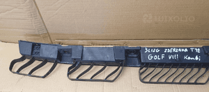 Ślizg zderzaka tył tylny środkowy VW Golf VIII 8 Kombi 5H9807863C 3