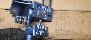 Zawias zawiasy drzwi lewy przód para Audi A4 B6 8E0831411 4
