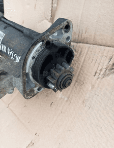 rozrusznik navara 2.5 dci d40 2