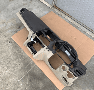 Mercedes E 207 konsola UK air bag poduszki kokpit deska pulpit Anglik idealna beżowa 4