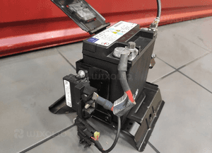 MERCEDES C-KLASA W204 LIFT AKUMULATOR DODATKOWY 12V 12Ah MODUŁ UCHWYT ORYG 3